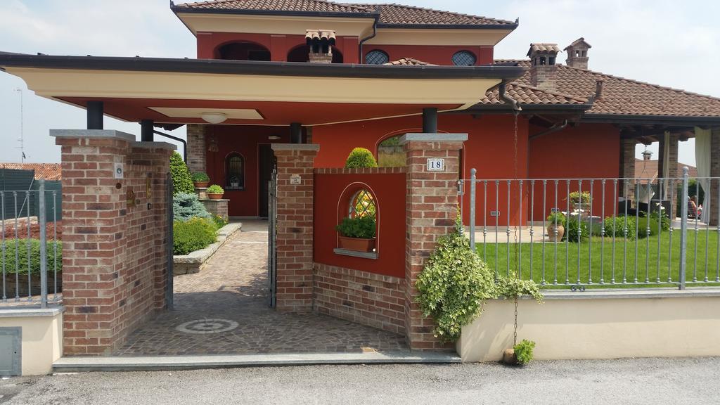 Villa Laura B&B Fossano Exterior foto