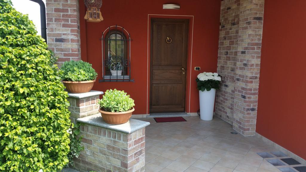 Villa Laura B&B Fossano Exterior foto